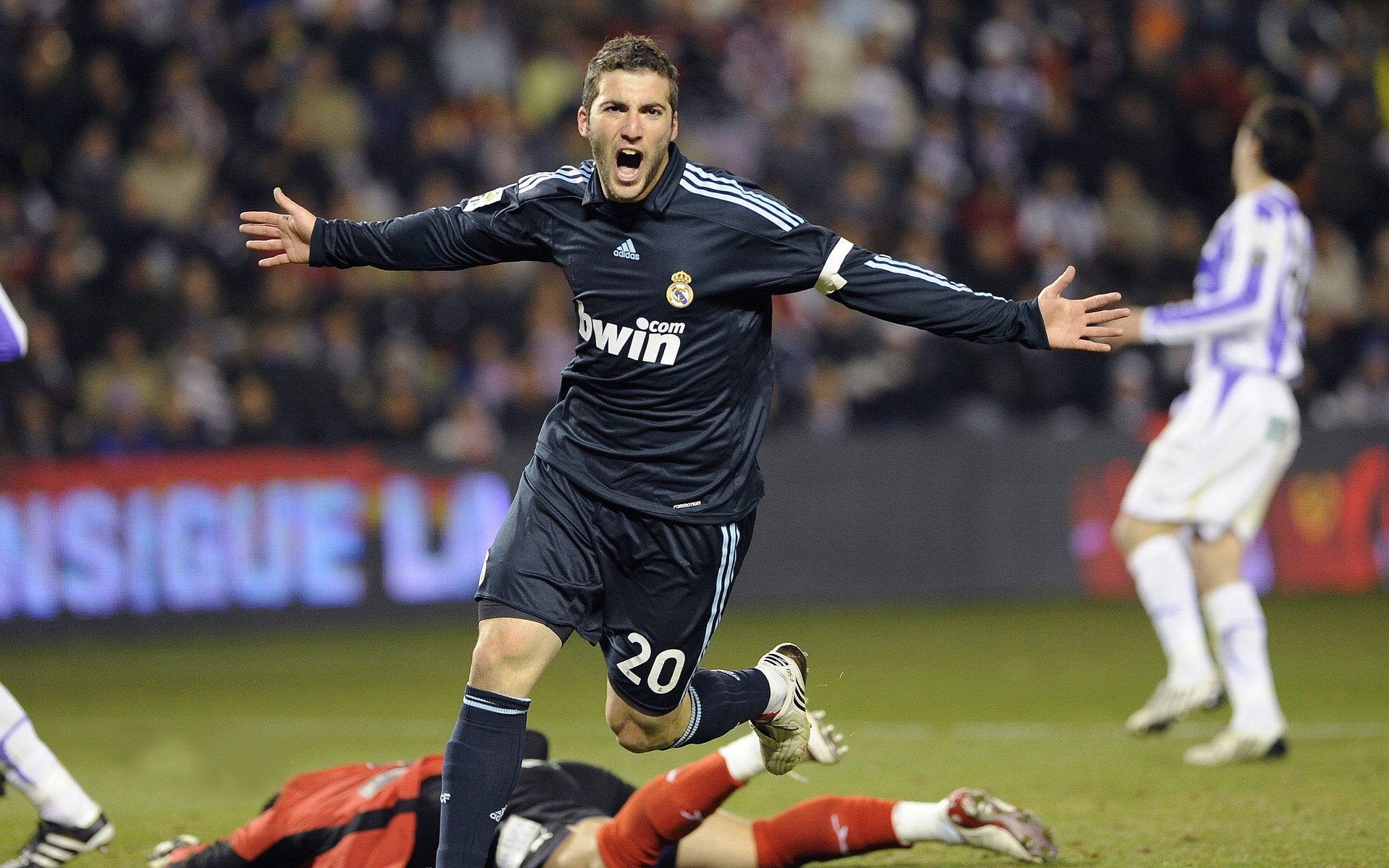 切特·霍姆格伦，当文班亚马的替补成为太阳的掘墓人