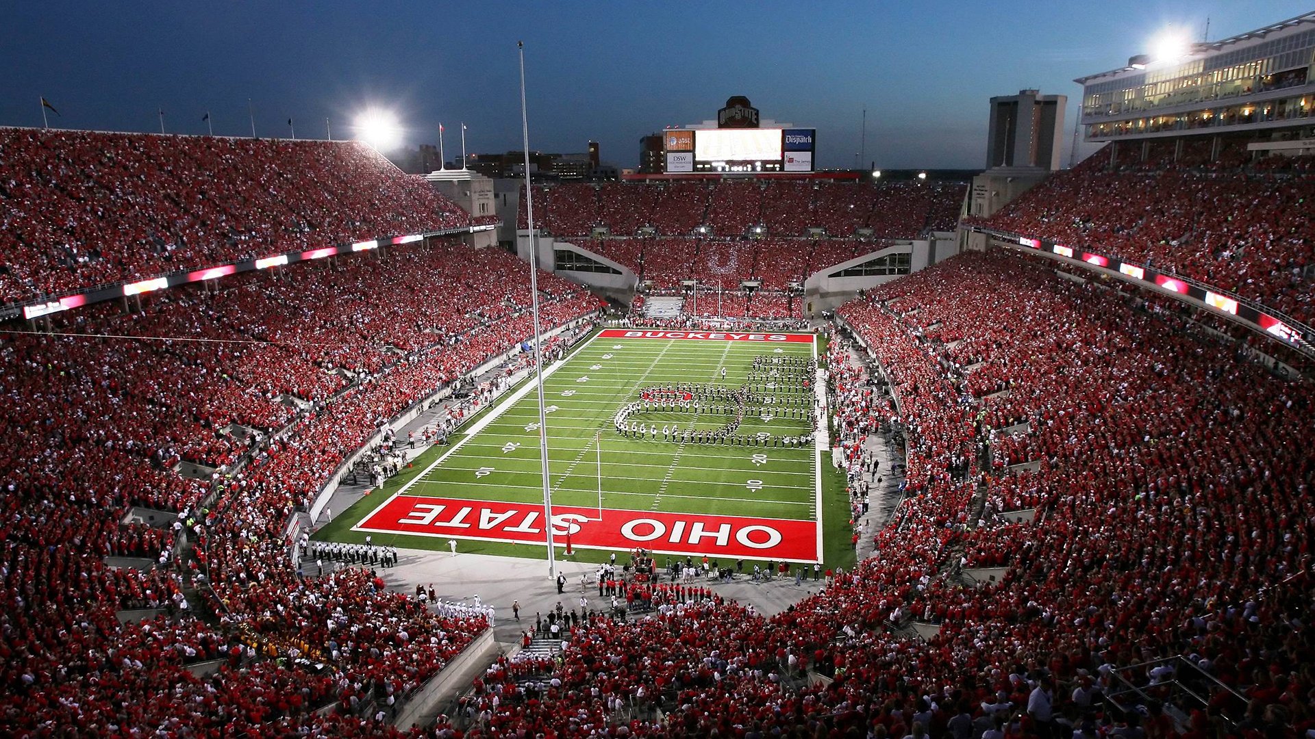 英超争冠焦点战，快船一波带走骑士，体育叙事中的决定性瞬间