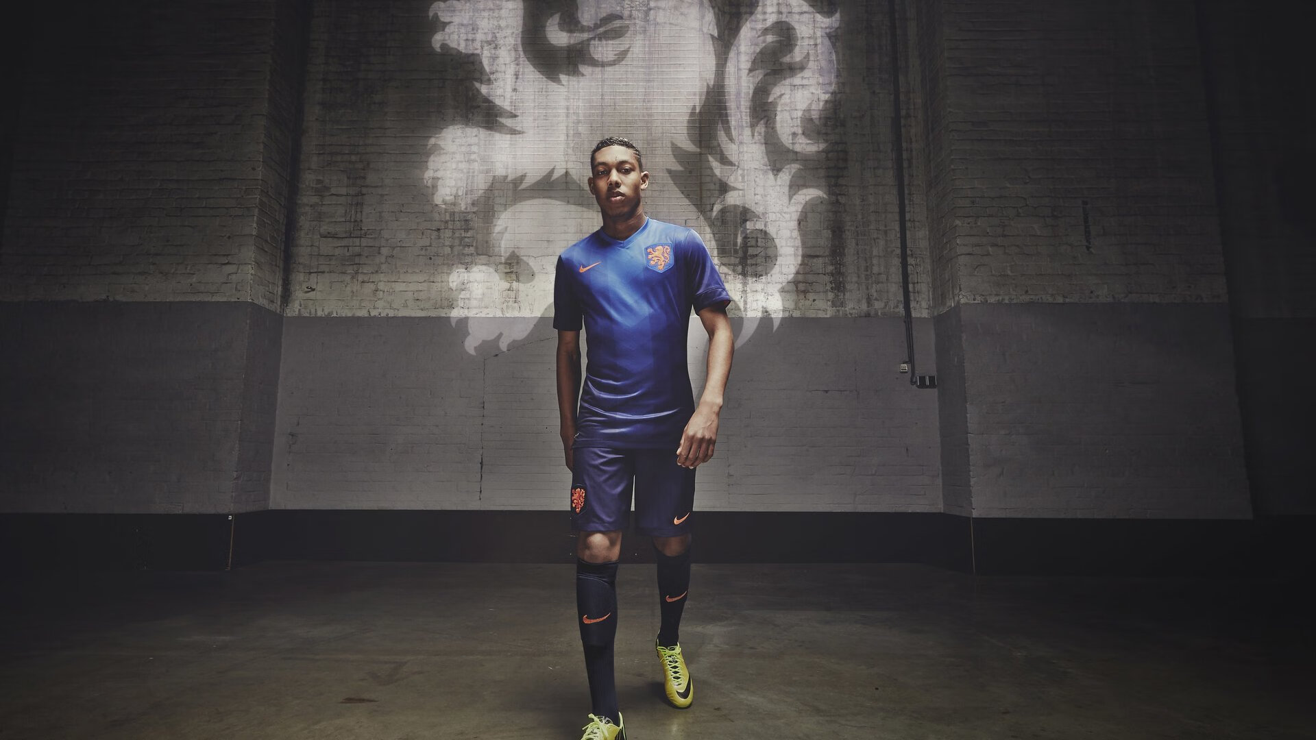 意甲焦点战之夜,德布劳内连续得分拉开差距,改写意甲争冠格局